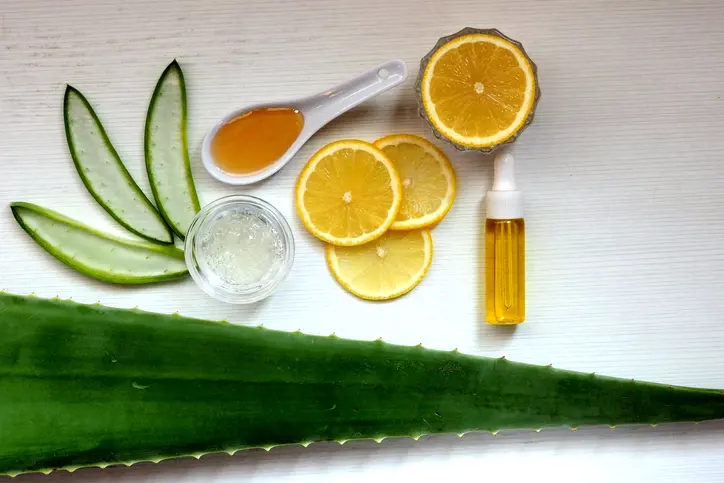 6. Aloe vera zeytinyağı saç maskesi