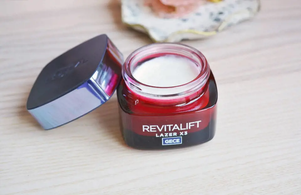 L’Oréal Paris Revitalift Lazer X3 Yoğun Yaşlanma Karşıtı Gece Bakım Kremi