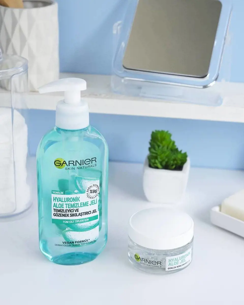 Garnier Hyaluronik Aloe Temizleme Jeli