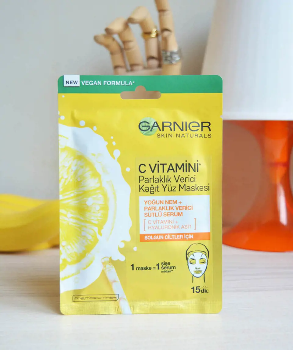 Garnier C Vitamini Parlaklık Verici Kağıt Yüz Maskesi