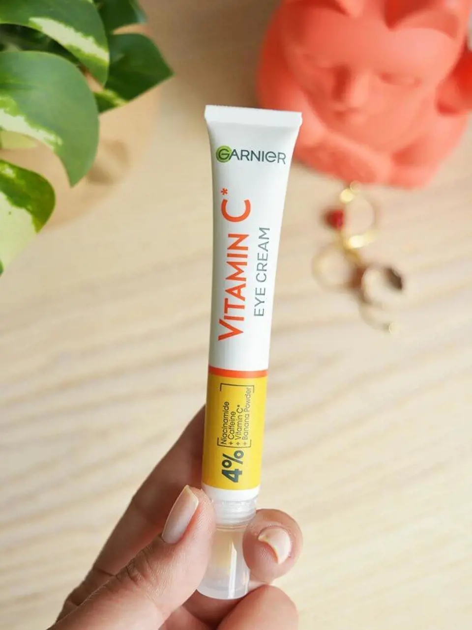 Garnier C Vitamini Parlak Aydınlatıcı Göz Kremi