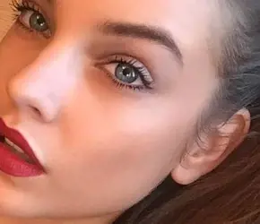 Barbara Palvin’in çekici makyajı nasıl elde edilir?