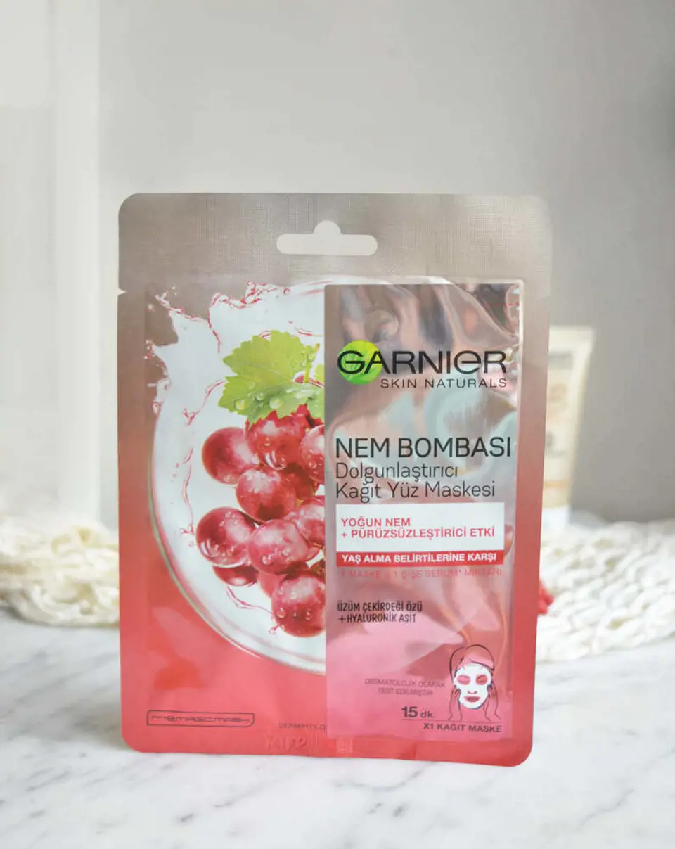 Garnier Nem Bombası Dolgunlaştırıcı Kağıt Yüz Maskesi