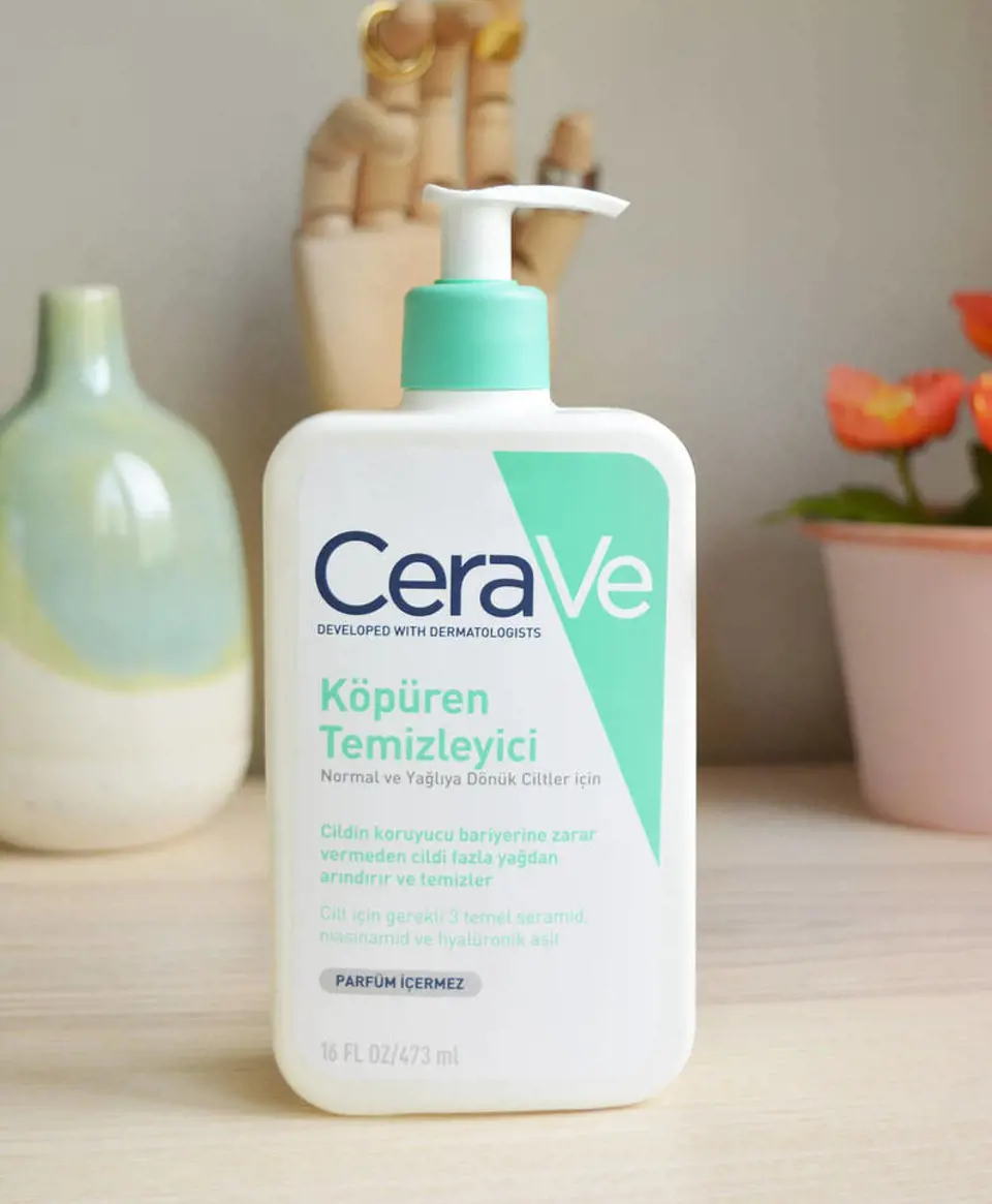 CeraVe Köpüren Temizleyici