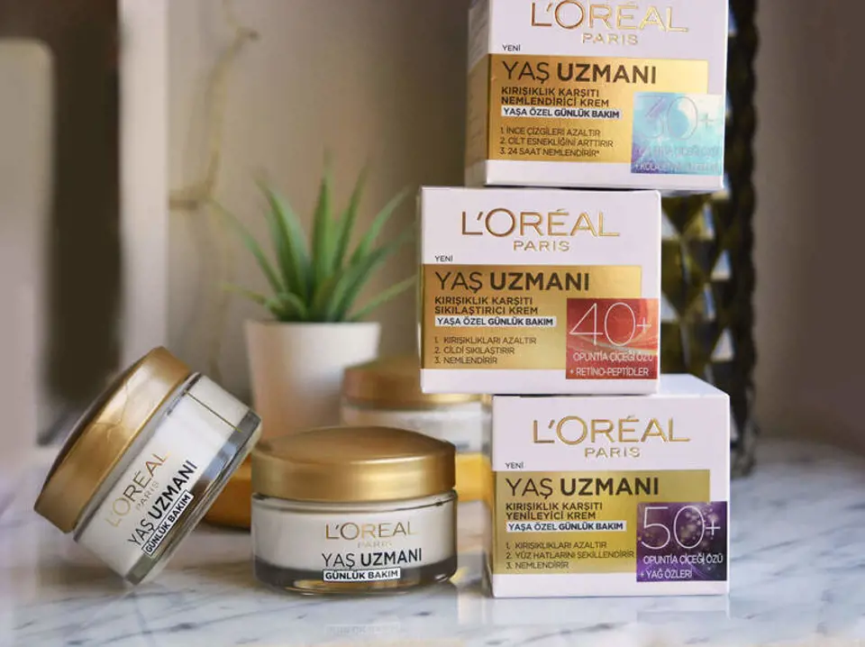 L'Oréal Paris Yaş Uzmanı 50+ Kırışıklık Karşıtı Yenileyici Krem,