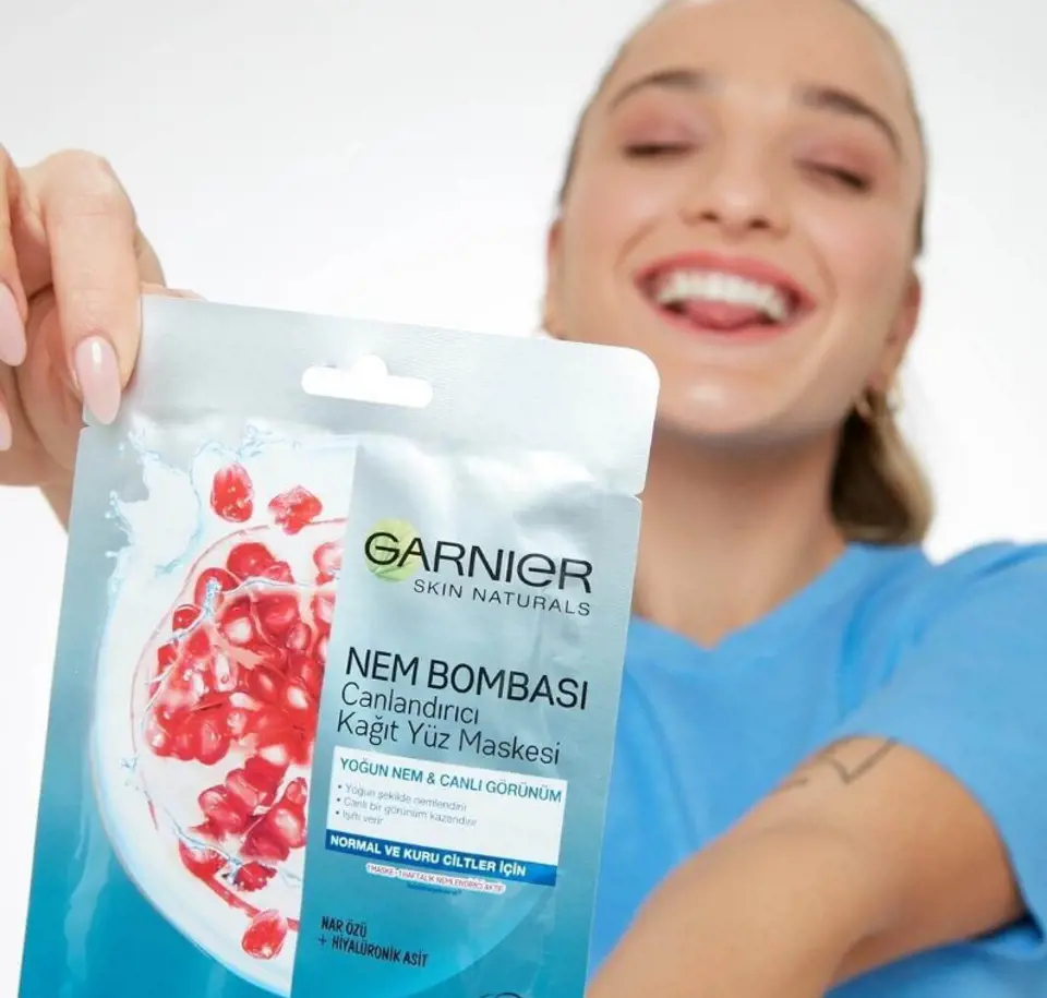 Garnier Nem Bombası Canlandırıcı Kağıt Yüz Maskesi