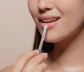 Yükselen Trend: En İyi Lip Gloss’ları Listeledik!