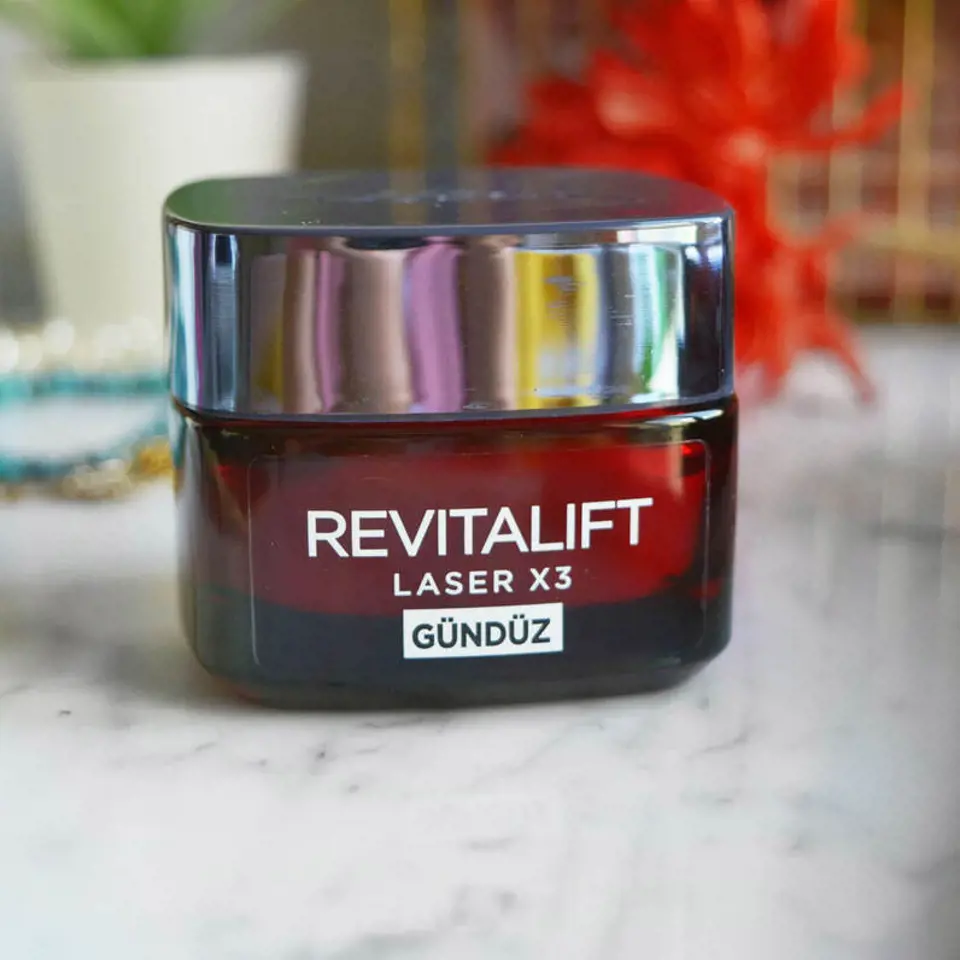 L’Oréal Paris Revitalift Lazer X3 Leke ve Kırışıklık Karşıtı Bakım Kremi GKF20