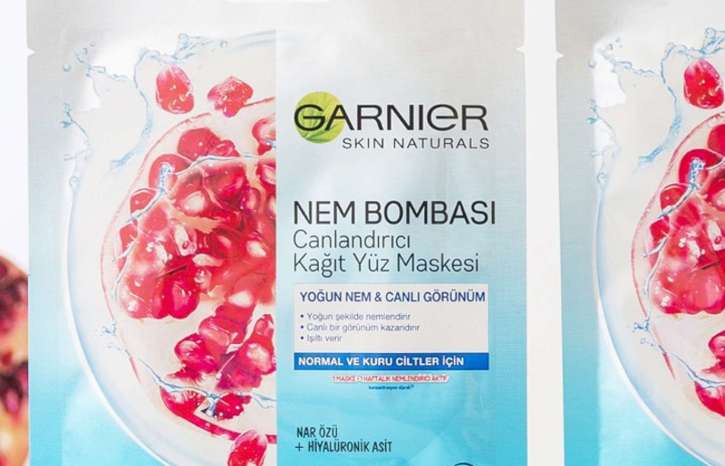 Deniyoruz: Garnier Nem Bombası Canlandırıcı Kağıt Yüz Maskesi